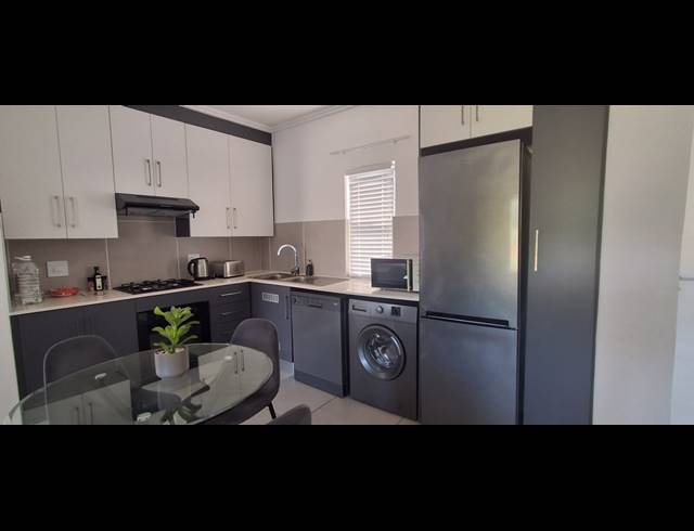 2 BEDROOM APARTMENT TO LET IN BALLITO CENTRAL